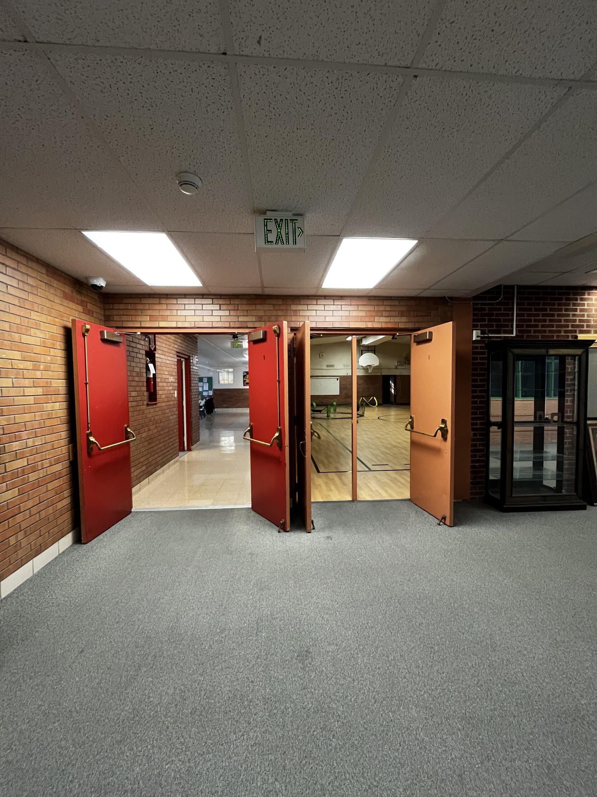 how to choose a commercial interior painter