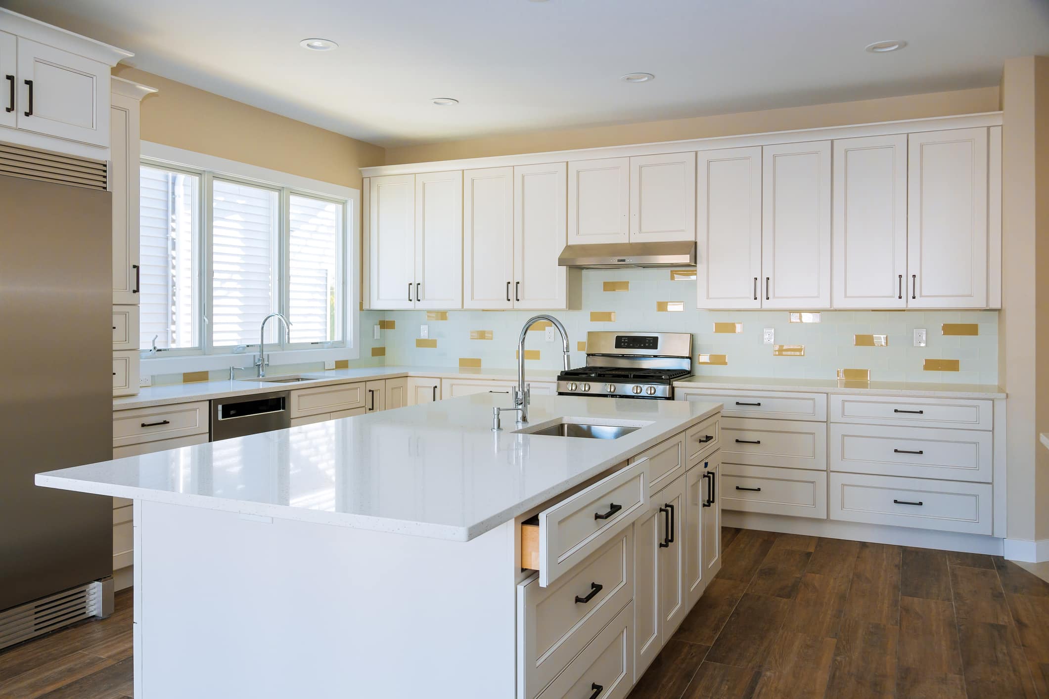 what type of paint is best for kitchen cabinets